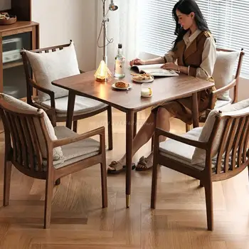 Квадратный стол из массива дуба в скандинавском стиле, Сочетание квадратного обеденного стола и стула в небольшой квартире, современный японский квадрат