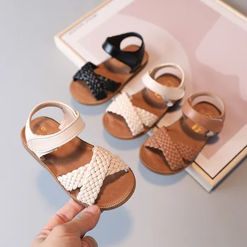 Сандалии для девочек Летняя новая модная обувь принцессы На мягкой подошве Удобные нескользящие детские сандалии
